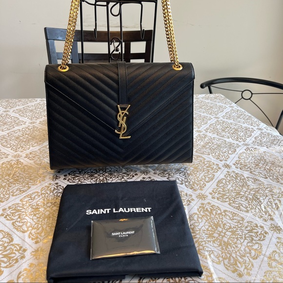 ENVELOPE LARGE BAG IN MATELASSÉ GRAIN DE POUDRE EMBOSSED LEATHER - Picture 2 of 7